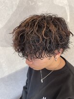 ジーナ 天神(Zina)&nbsp;波巻きスパイラル/波打ちパーマ