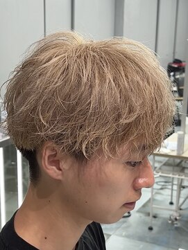 ゼストプール(ZEST POOL) イメチェンしたい方必見!ハイトーンマッシュ