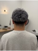 フェードツーブロアップバングシルバーアッシュハイトーンカラー
