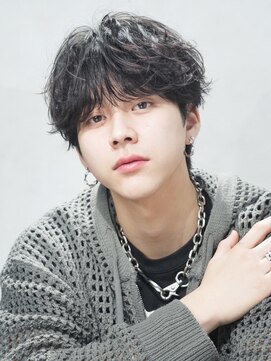 セリ(ceri) ツイストスパイラル　シャドウパーマ