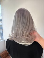 イリ 梅田(ili) シルバーグレー
