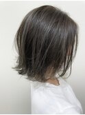 オリーブベージュ