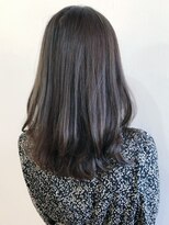 リコ(LIKO)&nbsp;人気の大人アッシュベージュ☆レイヤーミディ/ひし形シルエット