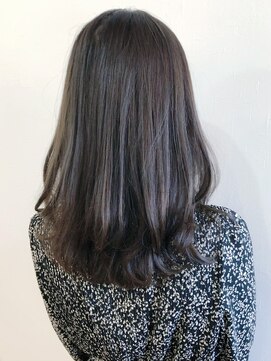 リコ(LIKO) 人気の大人アッシュベージュ☆レイヤーミディ/ひし形シルエット