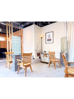 少人数サロンで周りを気にせずゆったりとした時間を過ごせるのが魅力！癒しのサロンtimeをお届けします◎