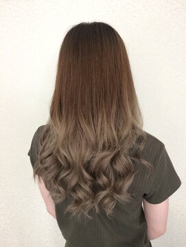 フツーロ 栄(FUTURO) プルエクステ