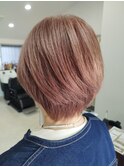 ピンクベージュ