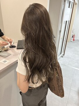 リル(lilu) ベージュハイライト×レイヤーカット