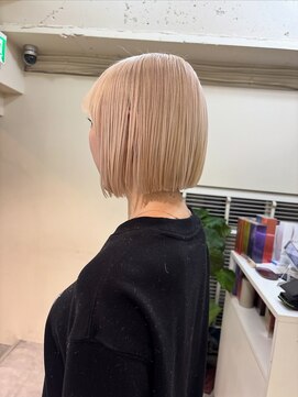 テン バイ アンブルリュクス 池袋(teN +by ambleluxe) 切りっぱなしボブ/抜きっぱなしブリーチ