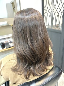 髪質改善で叶える大人ツヤレイヤーミディ
