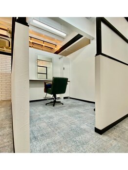 ノーブル シェアサロン(NOBLE +Shaire salon)の写真/「あなただけの静かな美容時間。完全個室で叶える、贅沢な癒しと理想のヘアスタイル体験」