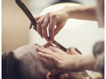 エイトノット(eight knot)の写真/シェービング+眉毛パーマで清潔感とオトコを上げる!理容だからできる極上ケア◎