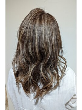 アルス ウィズ アクロス オモテサンドウ(aluss with AKROS omotesando) 脱白髪染めハイライト