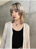 ハイトーンベージュ×ミディアムウルフ×ローライト