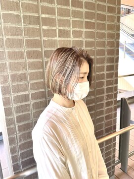 ステアケース 武蔵小杉店(stair:case) 白髪ぼかし大人可愛い丸みミニボブ武蔵小杉前髪なし