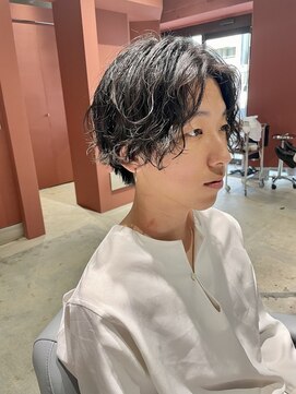 エメン(EMEN) 縦落ちスパイラルミディ　担当土井