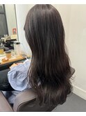 ゆるふわロングはラベンダーグレージュで透明感たっぷり◎