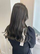 シュプール(SPUR)&nbsp;艶カラーオリーブグレージュ大人可愛いゆるふわウェーブロング