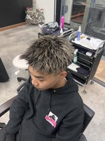 イーラ(era)&nbsp;メンズパーマ金メッシュツイストジェットモヒカン