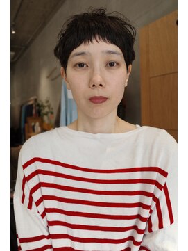 ウェウェ(wewe) パーマ残りを活かしたニュアンスマッシュショート