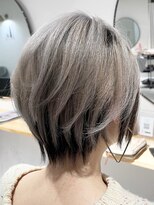 アイズ(I's)&nbsp;バレショート×白髪ぼかし×ハイトーン