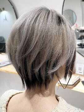 アイズ(I's) バレショート×白髪ぼかし×ハイトーン