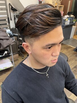 ナシーム 久留米(Naseem) 外国人風オールバックフェード