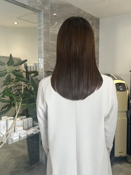 ルーシー(Lucy) ストレート ロング