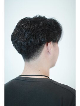 ノンスタイルノンコンセプト 美容室(Nostyle‐Noconcept) メンズショートフェザーパーマデザイン