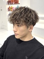 アールプラスヘアサロン(ar+ hair salon)&nbsp;立体感たっぷりの波巻きパーマ