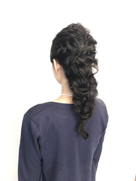 アヤナ バイ アヤラ(ayana by ayala) 華やか×編みおろし〈浦安 美容室〉