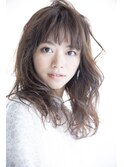 ザクザク前髪がアクセントな飾らない素敵ロングスタイル