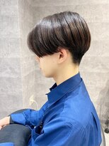 アンダーバーホワイト(_WHITE)&nbsp;重め前下がりセンターパート