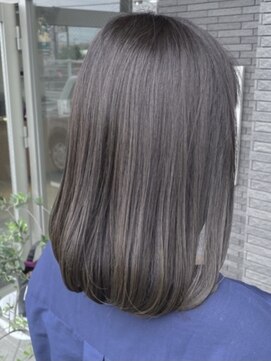 フレイムスヘアデザイン(FRAMES hair design) 透明感抜群の赤味抹消イルミナカラーでグレージュカラー♪