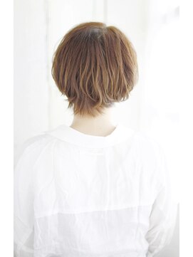 トランクイル サフリック(TRAN9UIL safric) 20代30代40代　大人ショートボブ【烏丸】