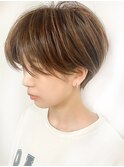 大人かわいい20代30代40代小顔ナチュラルハイライト丸みショート