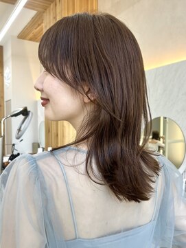 アフロートリノ(AFLOAT Leino) 小顔ヘルシーレイヤースタイル透明感カラー【修】20代30代40代