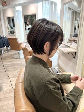 マカナ(makana) シンプルショートボブ