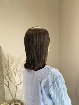 シスイ(sisui) パッツンミディアム/ストレート