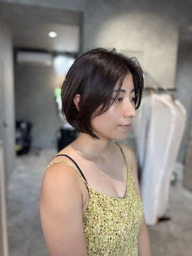 クス(KUsU) ショートボブ/くすみベージュ/30代40代50代