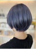 透明感ブルーの丸みショート