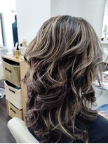 ウーア(Hair Salon UA)&nbsp;大人ハイライト