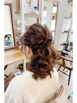 ロカット サロン(Roquat Salon) 結婚式お呼ばれアレンジ【ヘアセット　立川/立川南/八王子/袴】