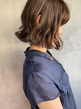 キチ(kichi.) [kichi.] ハイライトカラー×切りっぱなしボブ