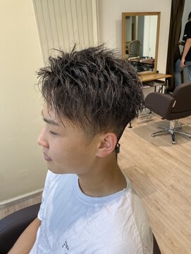 キートス(Kiitos) センターパートソフトツイスト　ハイウェート