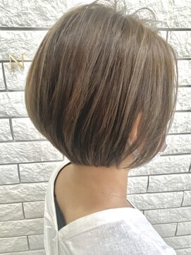 ビューティー シャレンド 小顔見せで大人かわいい☆ナチュラルハイライト×ひし形ショート