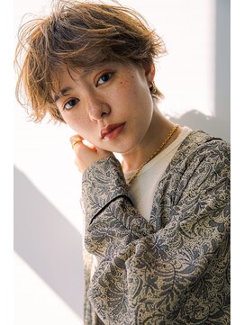 ルアナ(Luana) アッシュベージュ ハネ感ベリーショート