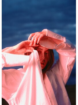 エウペ 渋谷(WEUPE) 斜めバング/グレージュカラー/デザインカラー/シルキーベージュ