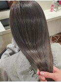 ハイトーングレージュ