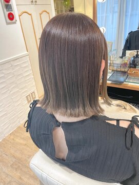 ネオリーブ チロル 横浜西口店(Neolive CiroL.) 切りっぱなし　オリーブグレージュ